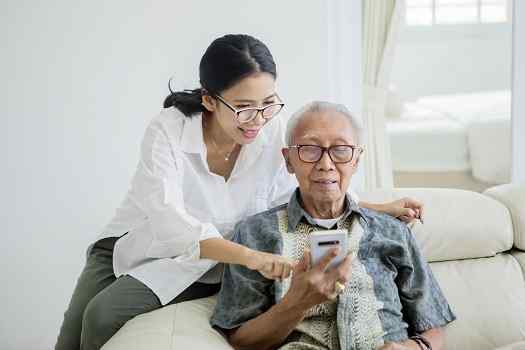 Tips Technology Can Be Used to Help Aging Adults in Green Valley, AZ