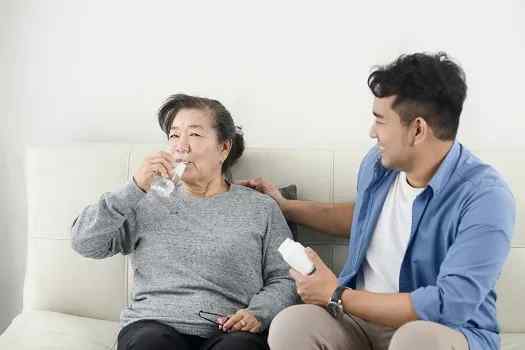 Tips for Getting a Stubborn Senior to Take Medication in Green Valley, AZ